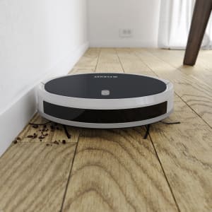 
                    CVRobo robotstøvsuger som rengjør langs vegg på tregulv