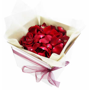 Rose Petals Gift Box - Standard