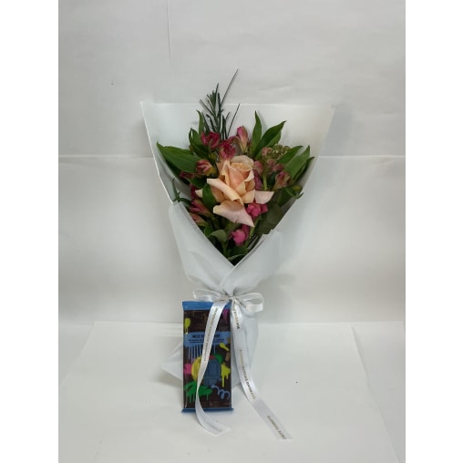 Daily Bouquet - Peach rose and pink lane treat