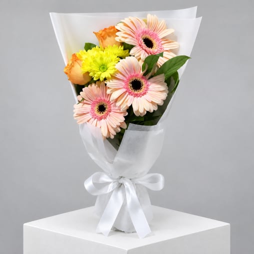 Daily Bouquet - Apricot hour