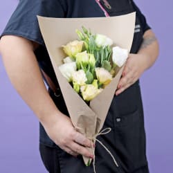 Market Bunch - Lisianthus  - Standard