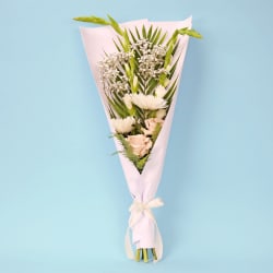 I Am Yours Posy - Standard