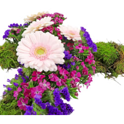 Dearheart Cross Wreath - Standard