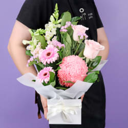 Peachy Queen Bloom Box  - Standard