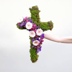 Dearheart Cross Wreath - Standard