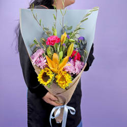 Colourwheel Bouquet - Deluxe