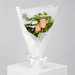 Daily Bouquet - Peach roses and cloud-white charm