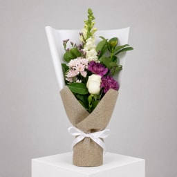 Daily Bouquet - white rose and violet daydream