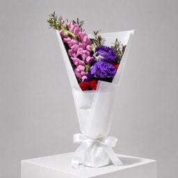 Daily Bouquet - Red velvet and violet sway