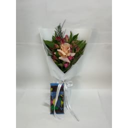 Daily Bouquet - Peach rose and pink lane treat