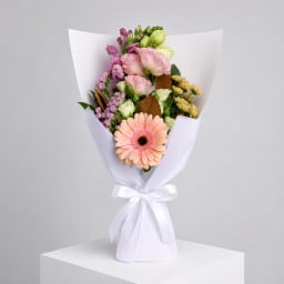 Daily Bouquet - Soft peach glow and lilac flutter