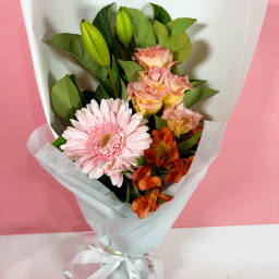 Daily Bouquet — Gerbera, Lisianthus & Vibrant Elegant Blooms