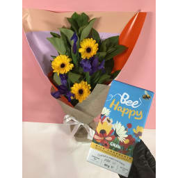 Daily Bouquet - Bright blooms and caramel crunch