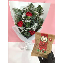 Daily Bouquet - Red ruffles and snowy sprigs