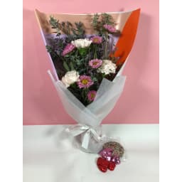 Daily Bouquet - Pastel Crush with a Surprise Snack