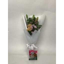Daily Bouquet - Pink lilies and biscuit break