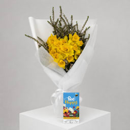 Daily Bouquet - sunny blooms and bee happy bite