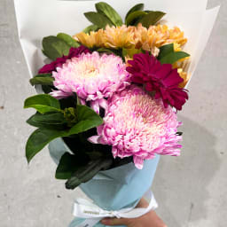 Daily Bouquet Whisper Blooms 💙🌸✨