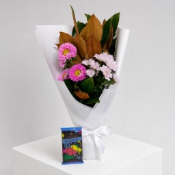 Daily Bouquet - pink petals and chocolate lane