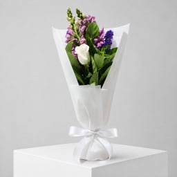 Daily Bouquet - White rose and lavender lift