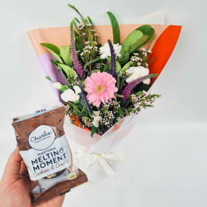 Daily Bouquet Sweet Petals, Sweeter Moments