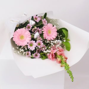 Daily Bouquet Sweet Blooms & Chocolate Dreams 🌸✨