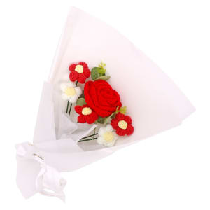 Red Rose Crochet Bouquet