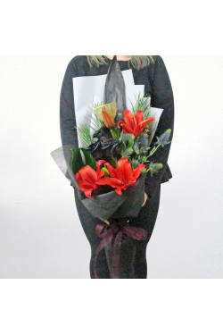 Black Swan's Bouquet - Standard
