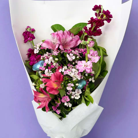 Daily Bouquet Sweet Blooms & Blue Hearts 💙🌸✨ - Standard 0