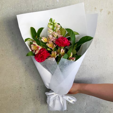 Daily Bouquet Radiance in Bloom - Standard 0