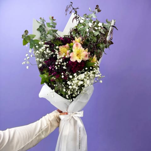 Daily Bouquet Whispers of Grace - Standard 0