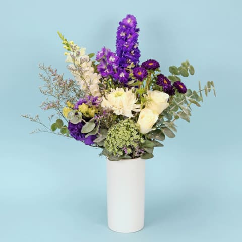Cottage Garden Vase  - Standard 0