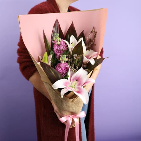 Luscious Lily Bouquet - Standard 1