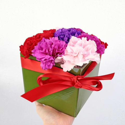 Little Carnation Flower Box – Mixed Colours - Standard 1
