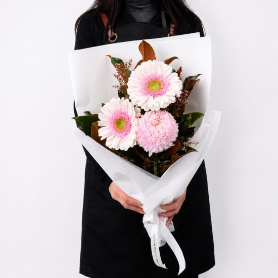 Prettiest Peach Posy - Standard
