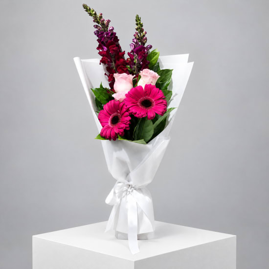 Daily Bouquet - Rosy with a wild side - Standard