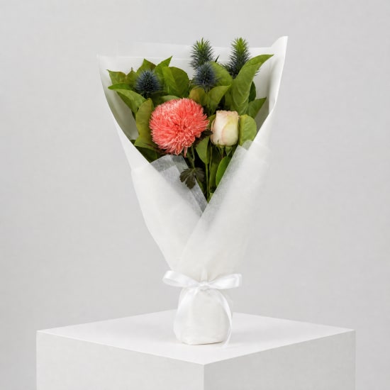 Daily Bouquet - Peach halo and blue spark - Standard
