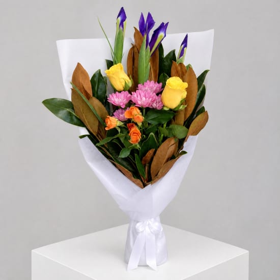 Daily Bouquet - Blue iris and golden glow - Standard