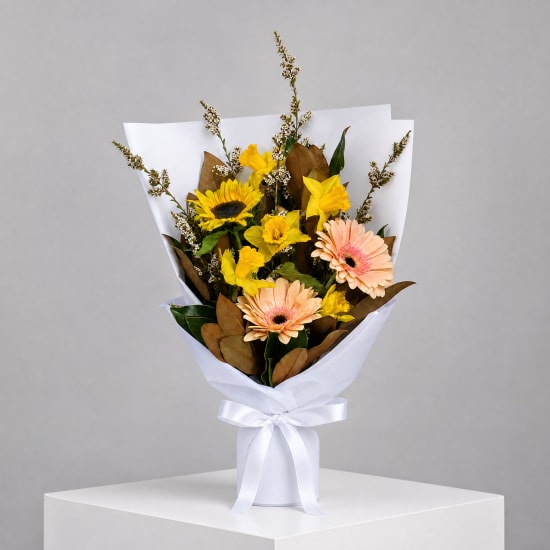 Daily Bouquet - Peach and yellow high five - Standard