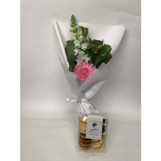 Daily Bouquet - Hot pink, white, and biscuit time - Standard