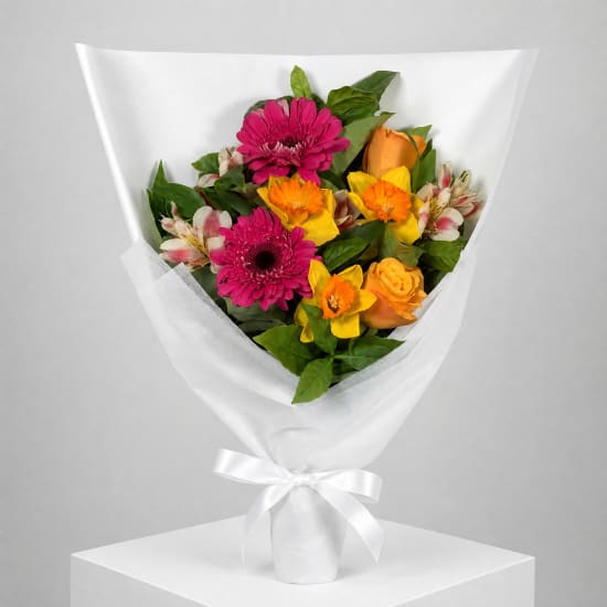 Daily Bouquet - Sunshine with a bold streak - Standard