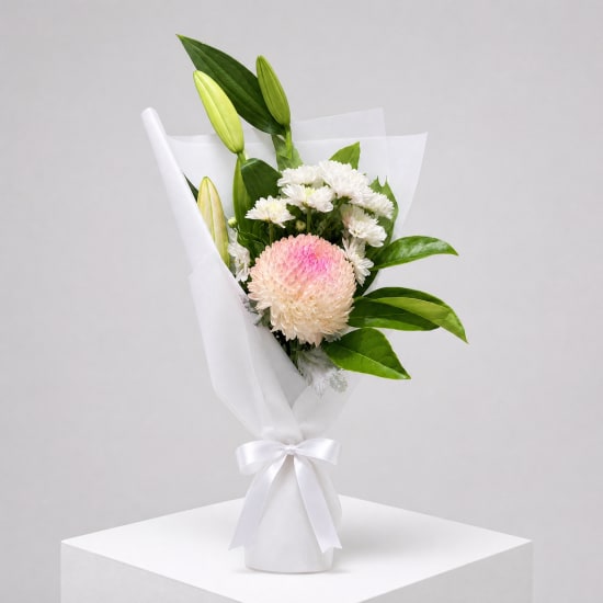 Daily Bouquet - Blush cloud and green lift - Standard