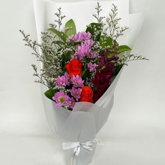 Daily Bouquet Graceful Elegance in Bloom - Standard