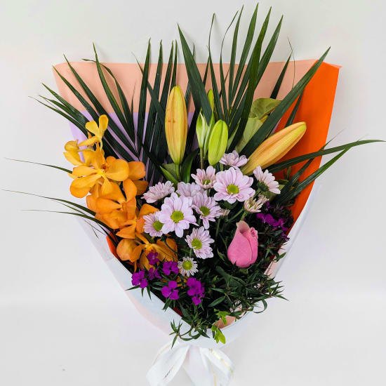 Daily Bouquet Whimsical Radiance - Standard