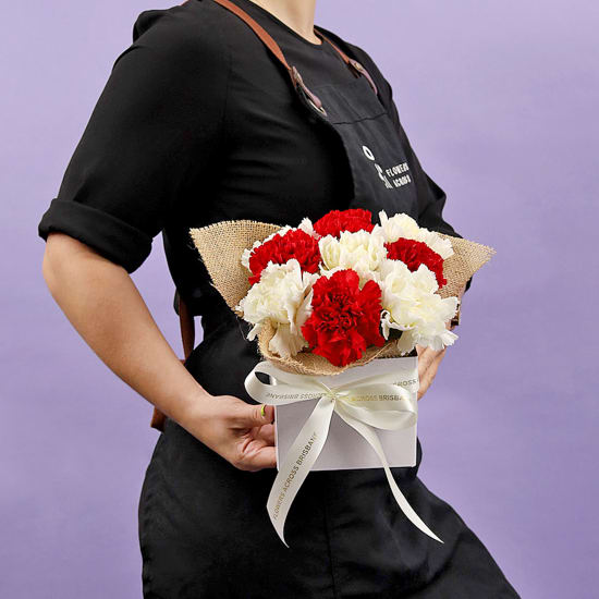 Little Carnation Flower Box – Mixed Colours - Standard