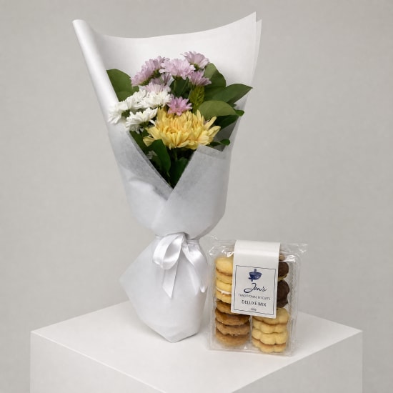 Daily Bouquet - Soft confetti and biscuit tin energy - Standard