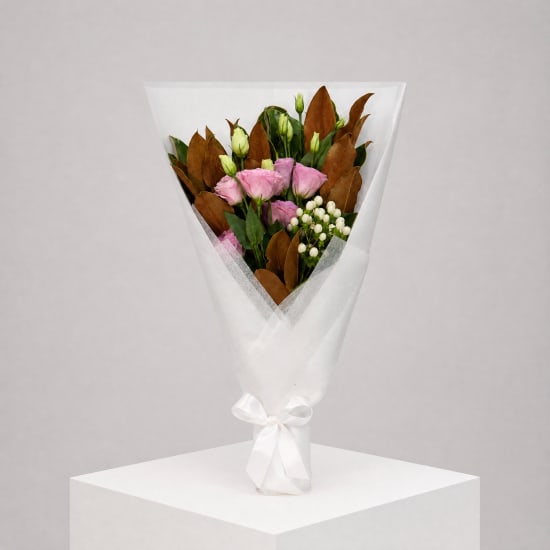 Daily Bouquet - Pink lisianthus and magnolia contrast - Standard