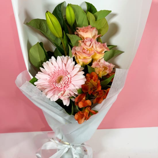 Daily Bouquet — Gerbera, Lisianthus & Vibrant Elegant Blooms - Standard