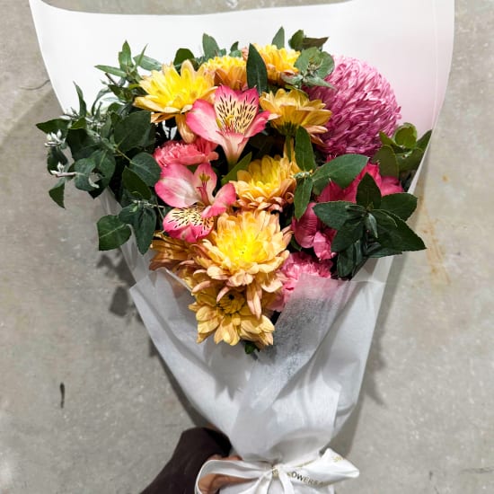 Daily Bouquet Harmony Blooms 🌸✨ - Standard