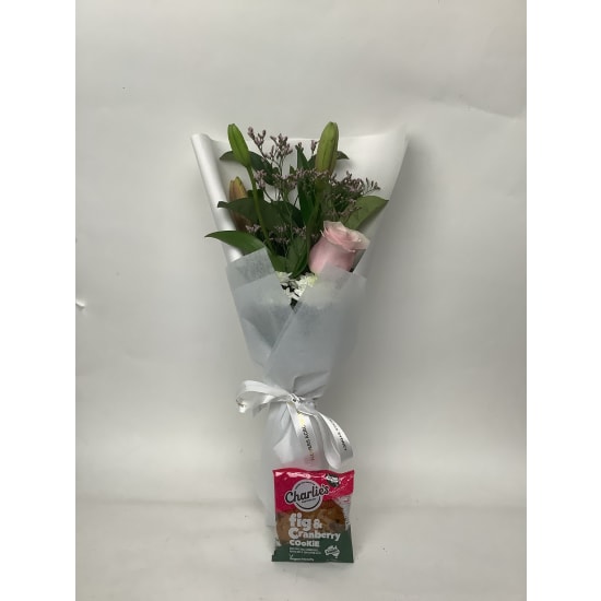 Daily Bouquet - Pretty in pink with a cookie - Standard